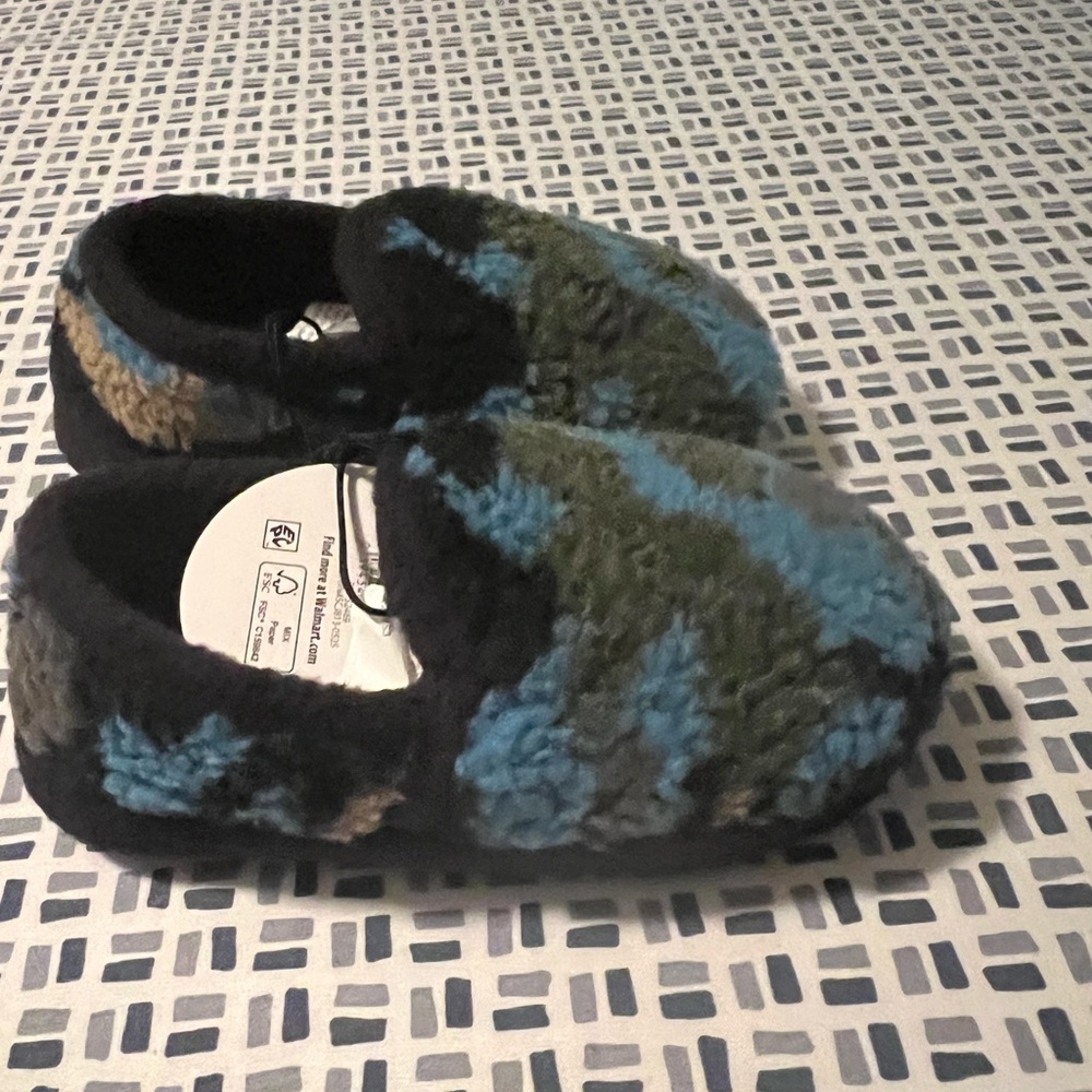 Cozy Material: Crafted with a polyester upper and a TPR outsole covered